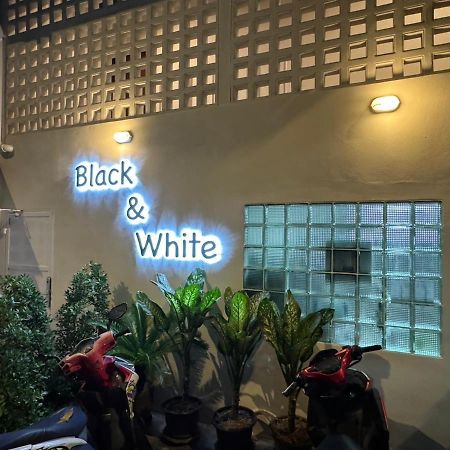 Mr Black & Ms White -Self Check In Accommodation Bangkok Ngoại thất bức ảnh