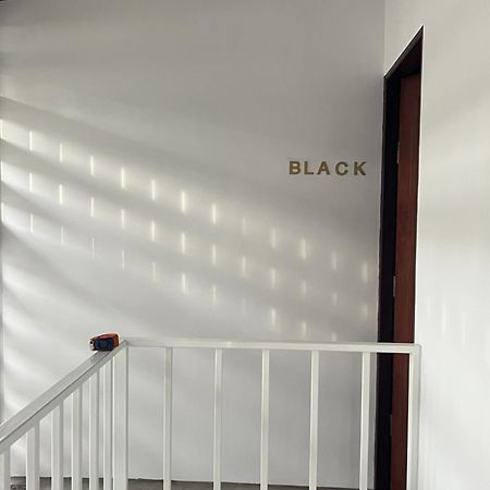 Mr Black & Ms White -Self Check In Accommodation Bangkok Ngoại thất bức ảnh